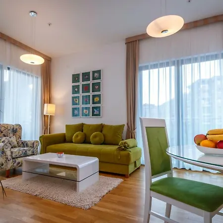 Luxury Center Apartman *